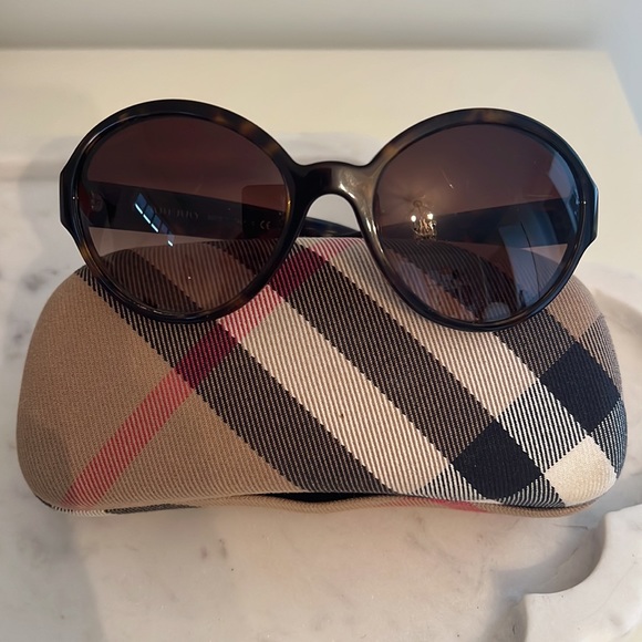 Burberry Women's Sunglasses and Case - Picture 2 of 14